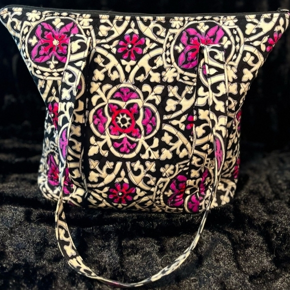 Vera Bradley Scroll Medallion Large Tote MINT CONDITION - Picture 2 of 7